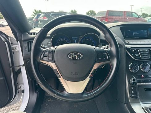 Used 2016 Hyundai Genesis Coupe 3.8 RWD image 19