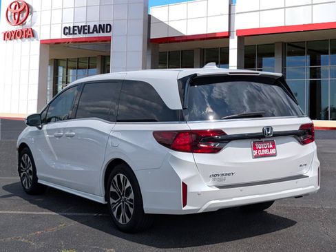 Used 2025 Honda Odyssey Elite image 5