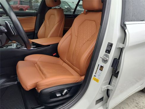Used 2022 BMW 540i w/ Premium Package image 15