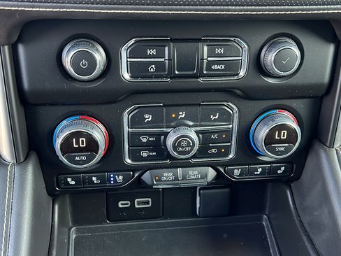 Certified 2024 Chevrolet Tahoe Premier AWD/4WD image 26