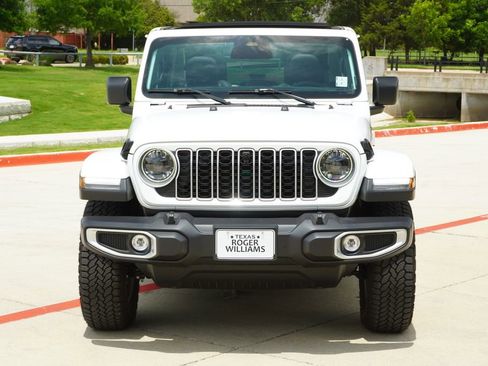 New 2025 Jeep Wrangler Unlimited Sahara AWD/4WD image 6