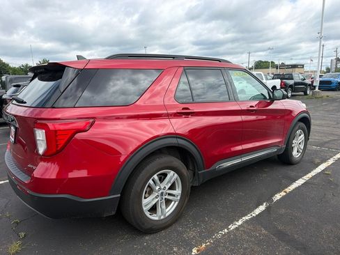 Used 2024 Ford Explorer XLT w/ Equipment Group 202A AWD/4WD image 6