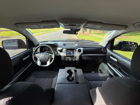 Used 2018 Toyota Tundra SR5 image 17