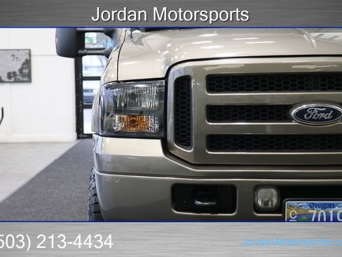 Used 2005 Ford Excursion Limited image 43