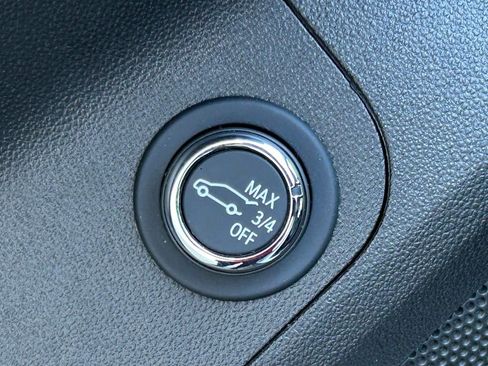 Used 2023 GMC Acadia SLT image 66