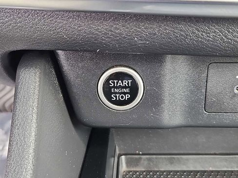 Used 2022 Nissan Rogue SV w/ SV Premium Package image 19