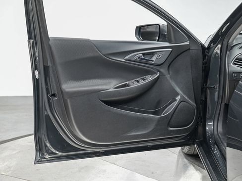 Used 2017 Chevrolet Malibu LT image 14