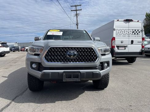 Used 2019 Toyota Tacoma TRD Off-Road AWD/4WD image 5