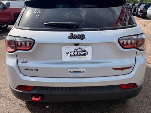 Used 2025 Jeep Compass Trailhawk AWD/4WD image 6