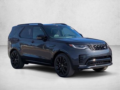 New 2026 Land Rover Discovery Dynamic SE image 3