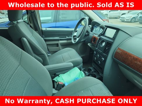 Used 2008 Chrysler Town & Country LX w/ Entertainment Group #1 image 8