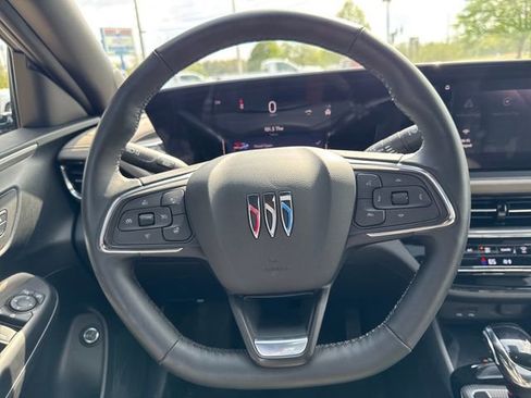 Certified 2024 Buick Envista Avenir image 17