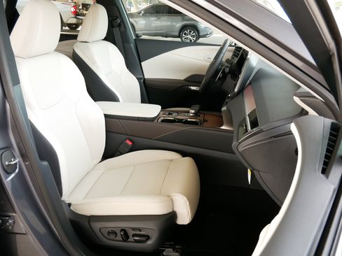 New 2026 Lexus RX 450h AWD image 6