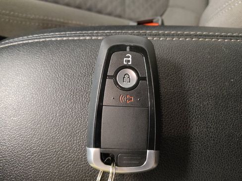 Used 2022 Ford Escape SE FWD image 32