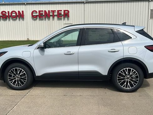 New 2025 Ford Escape Plug-in Hybrid w/ PHEV Premium Package image 8
