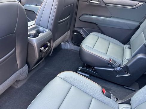 Used 2026 GMC Acadia AT4 AWD/4WD image 12