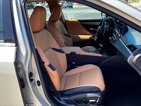 Used 2022 Lexus ES 300h w/ Premium Package FWD image 8