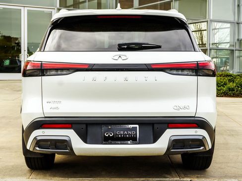 Used 2023 INFINITI QX60 Sensory w/ Vision Package AWD/4WD image 11