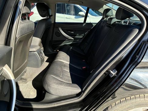 Used 2018 BMW 320i Sedan RWD image 4