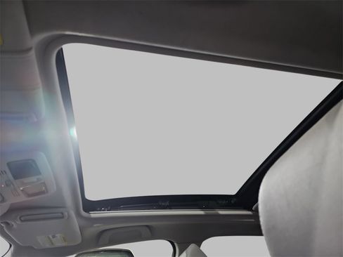 Used 2015 Subaru Forester 2.5i Touring w/ Eyesight & Navigation System image 30