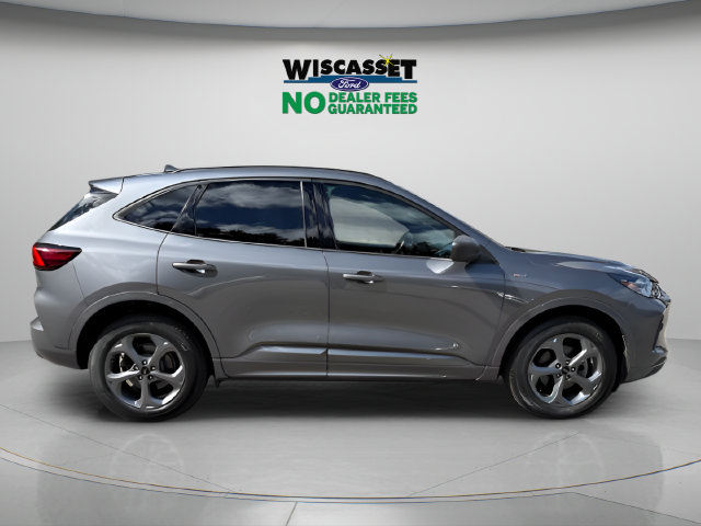 Used 2023 Ford Escape ST-Line w/ Tech Pack #1 AWD/4WD image 6