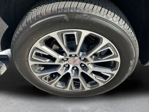 Used 2026 GMC Yukon Denali w/ Sun & Power Step Package AWD/4WD image 28