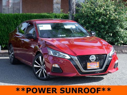 Used 2022 Nissan Altima 2.0 SR FWD image 2