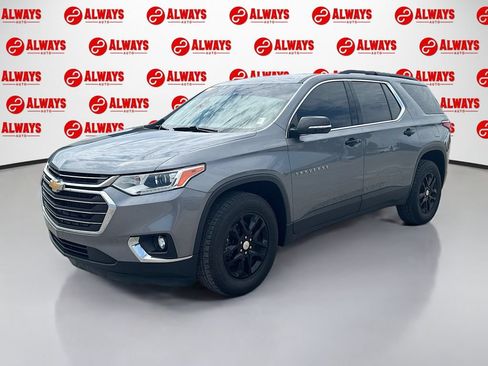 Used 2020 Chevrolet Traverse LT FWD image 1