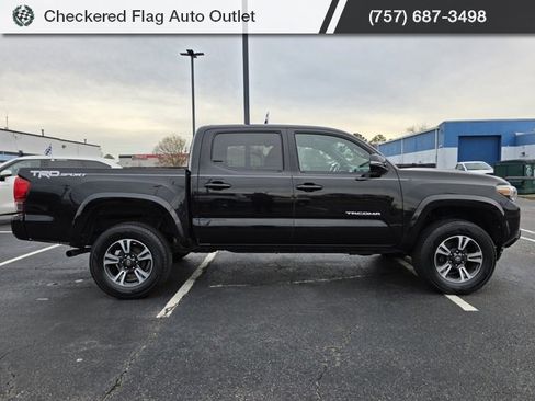 Used 2016 Toyota Tacoma TRD Sport image 9