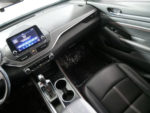 Used 2023 Nissan Altima 2.5 SR image 11