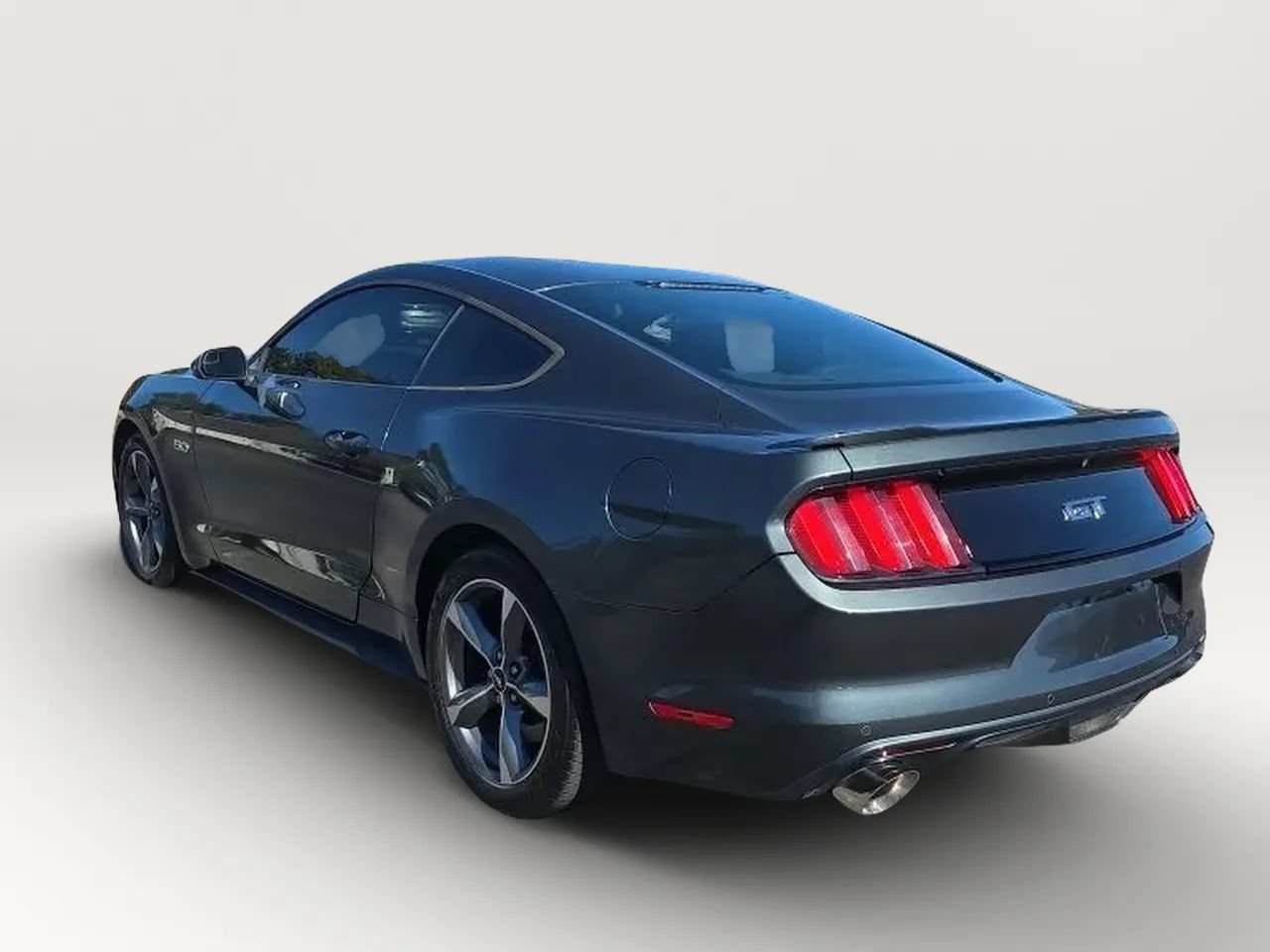 Used 2016 Ford Mustang GT RWD image 6