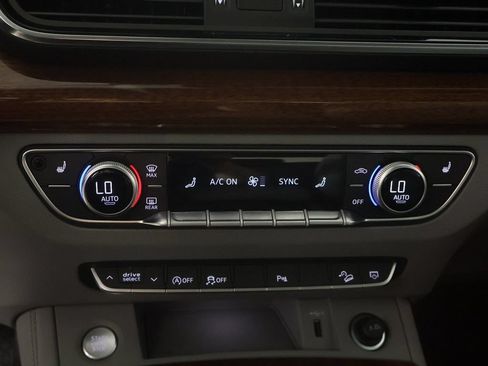 Used 2023 Audi Q5 2.0T Premium Plus AWD/4WD image 47