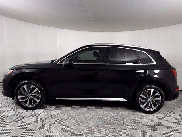 Used 2021 Audi Q5 2.0T Premium Plus w/ Premium Plus Package AWD/4WD image 3