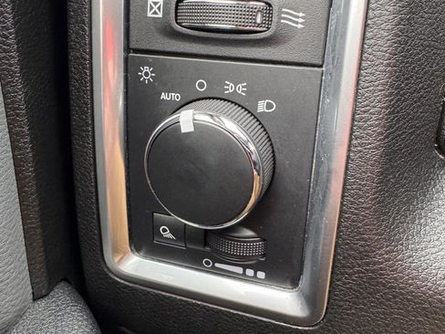 Used 2024 RAM 1500 Classic SLT image 21