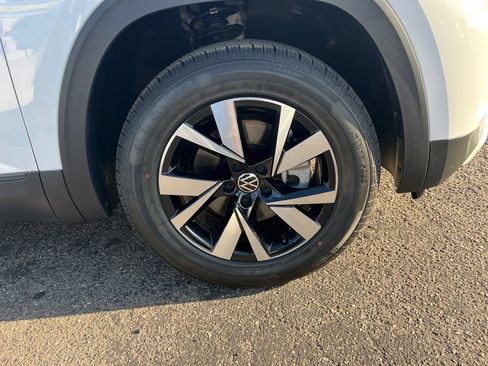 Used 2023 Volkswagen Atlas Cross Sport SE FWD image 46