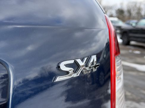 Used 2011 Suzuki SX4 Premium image 28