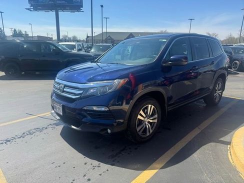 Used 2017 Honda Pilot EX image 3