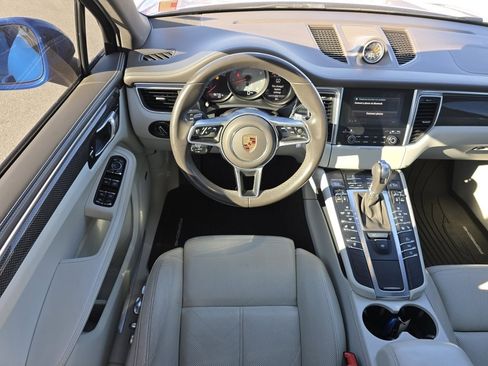 Used 2017 Porsche Macan S image 30