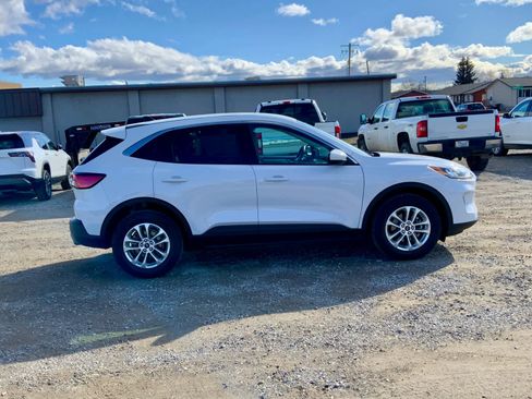 Used 2021 Ford Escape SE image 6