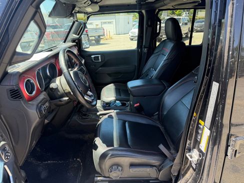 Used 2022 Jeep Gladiator Rubicon w/ Cold Weather Group AWD/4WD image 10