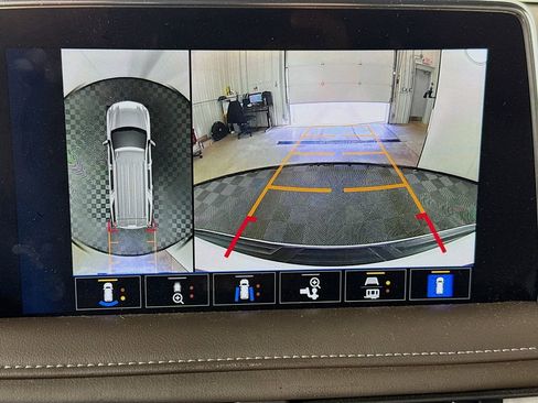 Used 2023 Chevrolet Tahoe Z71 w/ Z71 Off-Road Package image 14