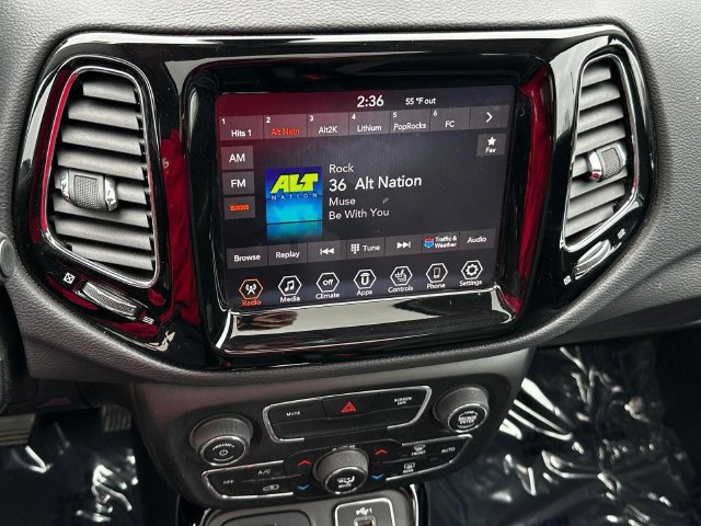Used 2020 Jeep Compass Limited w/ Premium Lighting Group AWD/4WD image 22