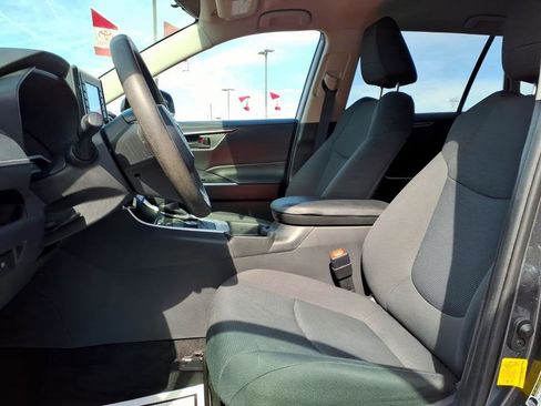 Certified 2021 Toyota RAV4 LE image 14