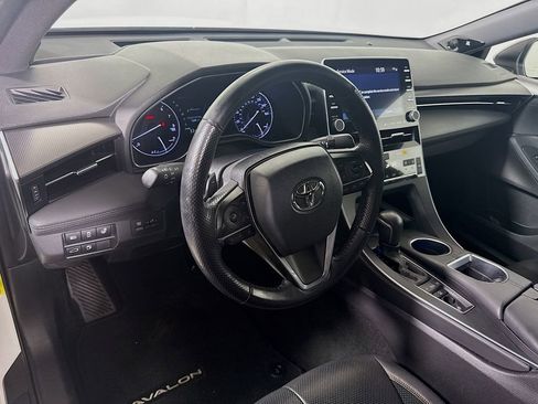 Certified 2019 Toyota Avalon Touring image 9