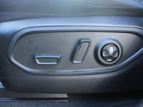 Used 2024 Jeep Grand Cherokee Laredo image 13