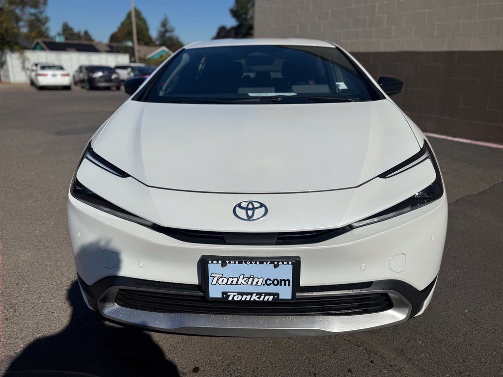 Used 2025 Toyota Prius Plug-In Hybrid FWD image 12