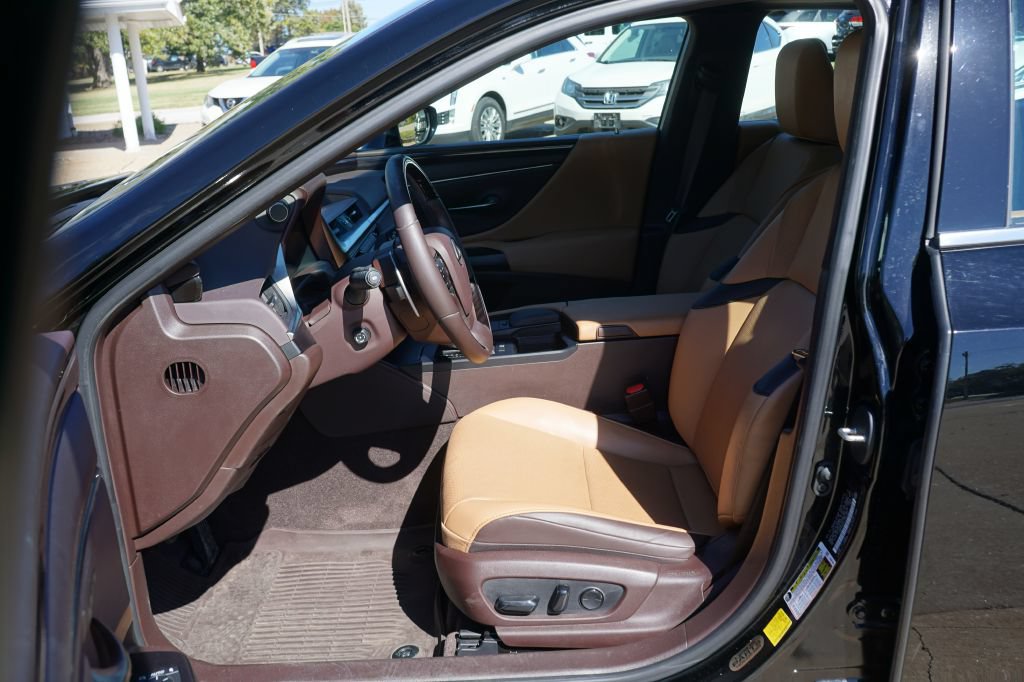 Used 2020 Lexus ES 350 w/ Premium Package FWD image 5