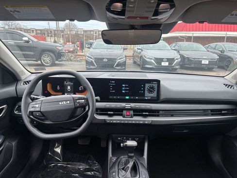 Used 2025 Kia K4 LXS image 34