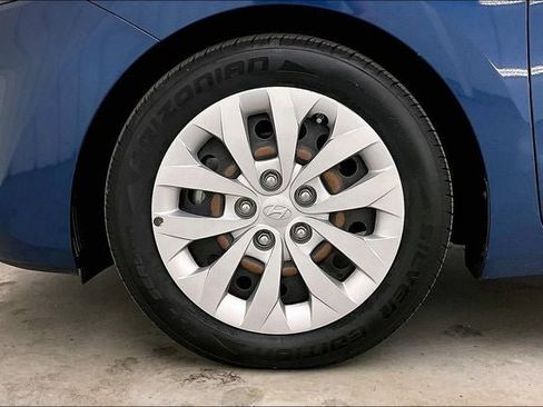 Used 2016 Hyundai Elantra GT FWD image 10