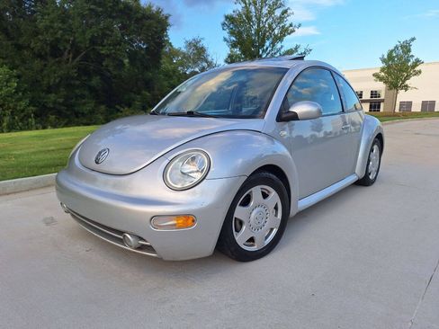 Used 2001 Volkswagen Beetle GLX FWD image 2